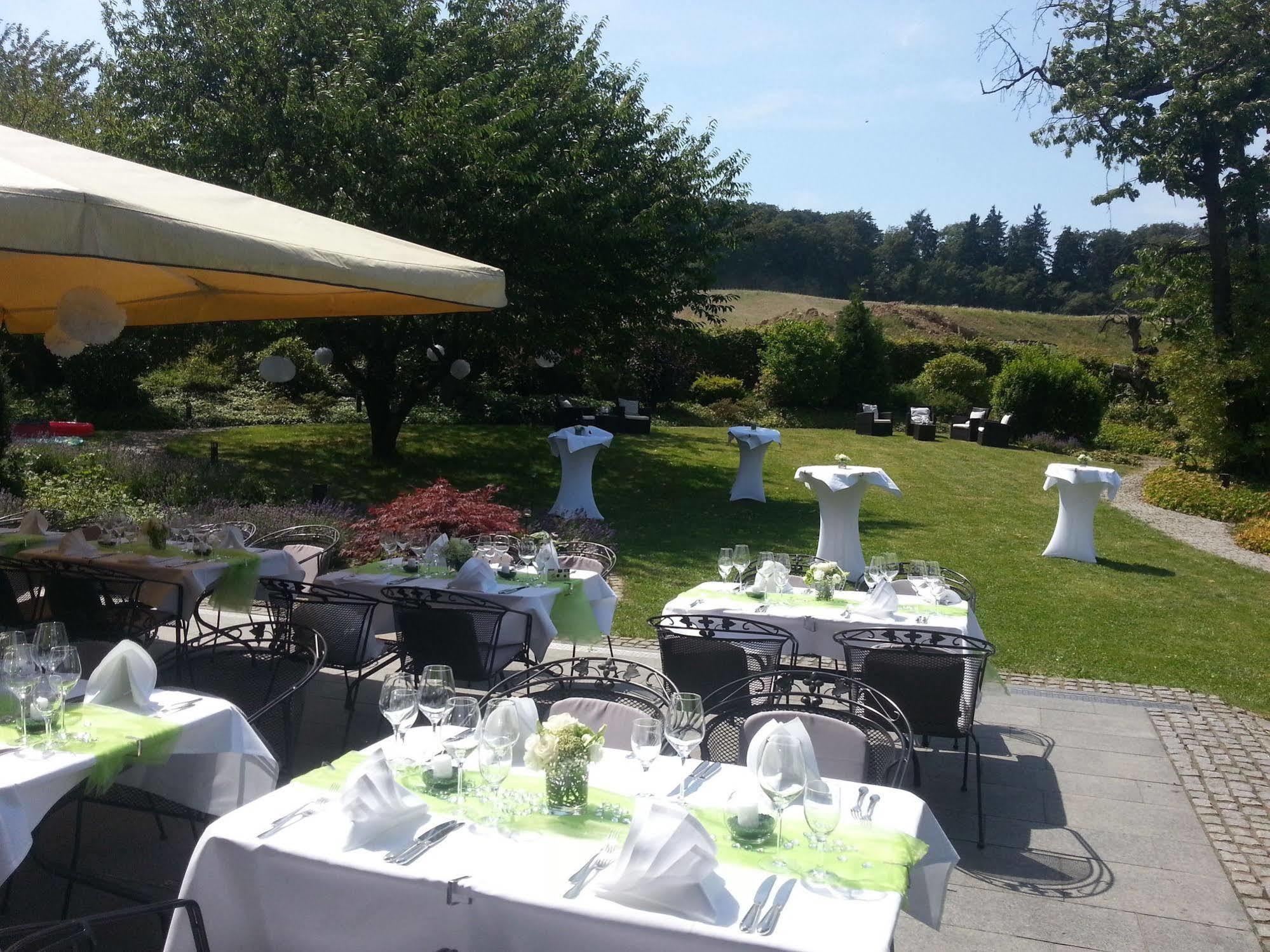 Hofgut Georgenthal Hotel Hohenstein Exterior photo